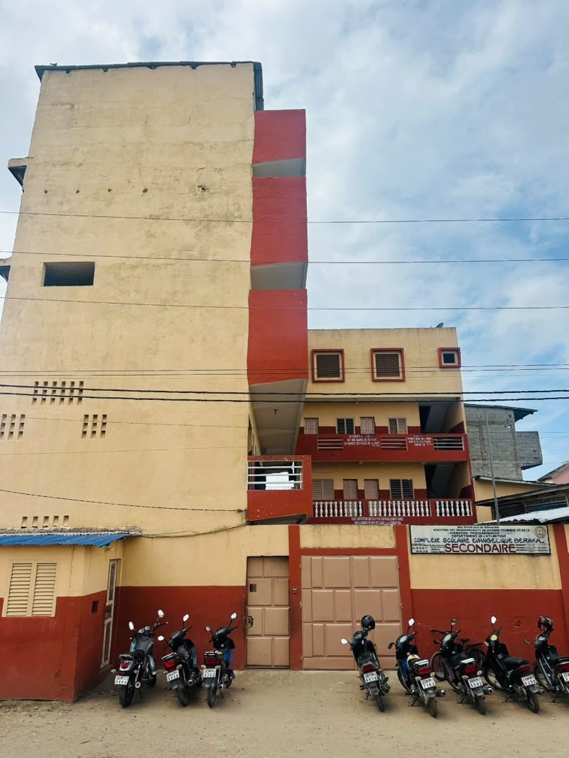 Façade du complexe